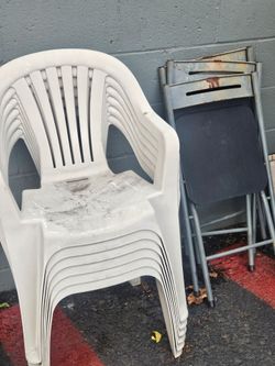 Outdoor Plastic Chairs & Folding Chairs – Lot