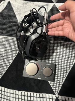 Selling Astros a40’s with amp included