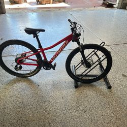 2022 Specialized Rockhopper Men’s Small Mountain Bike