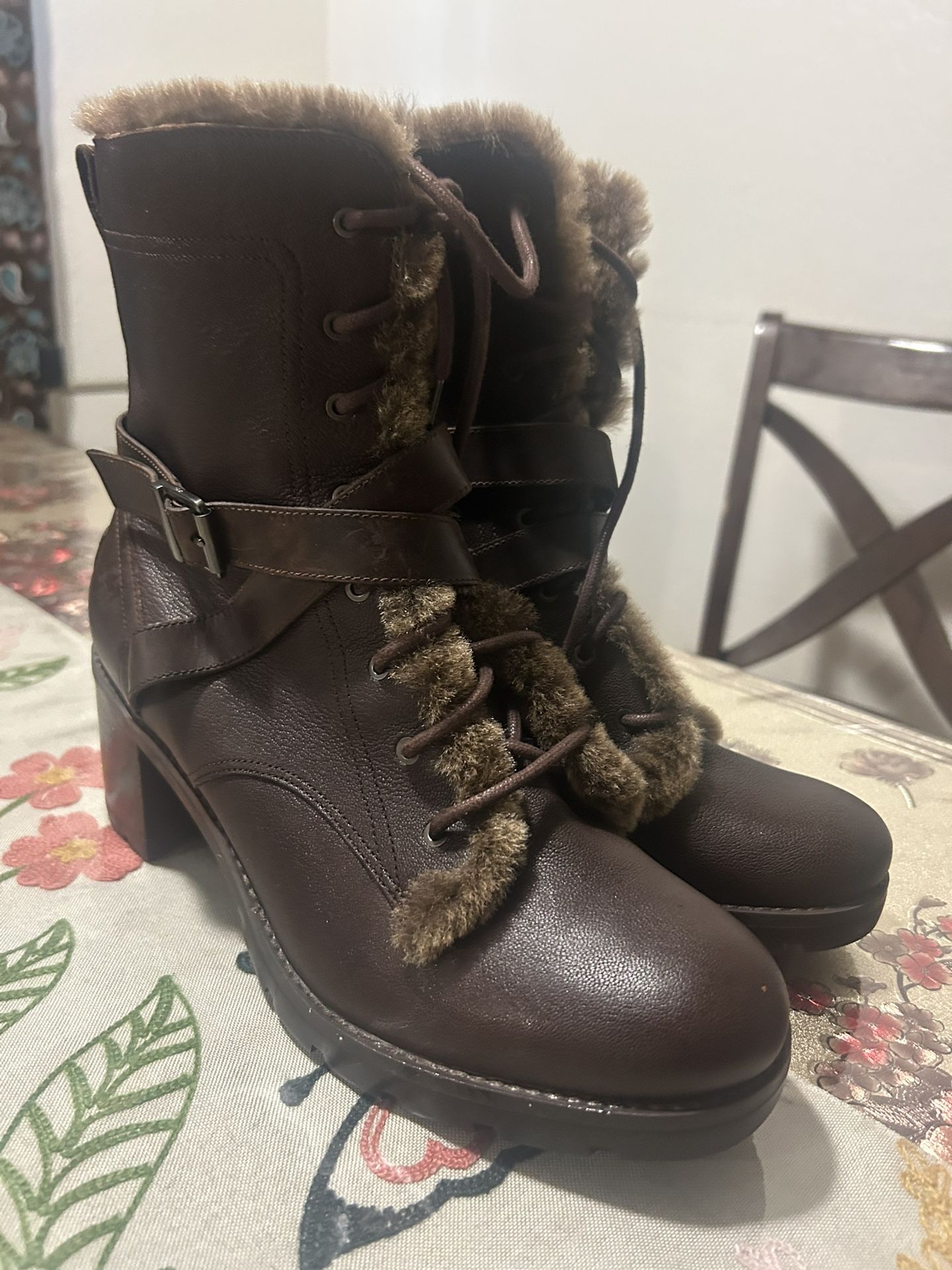 uggs high heeled laced-up boots 