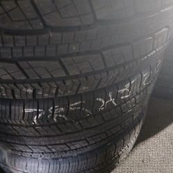 285/45/22 Grappler Set Of 4 Matching Good Tread $450