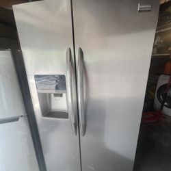 Refrigerator Good Condition 3 Months Warranty Delivery Available 