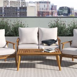 Brand new 4- Piece Patio  Set