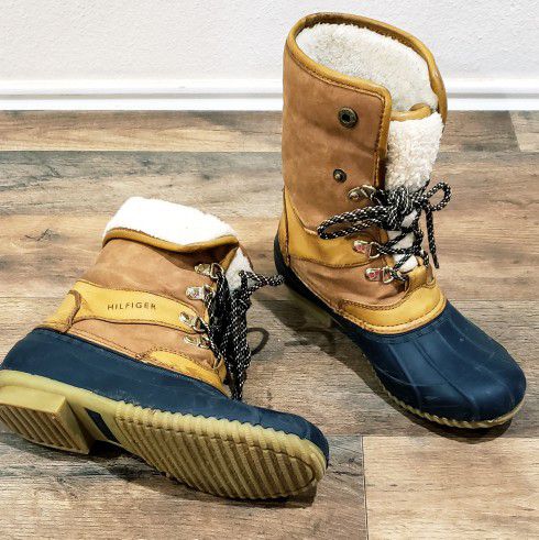 Tommy Leather Waterproof Boots size Woman's 8 Sale in Lubbock, - OfferUp