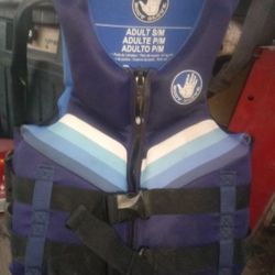 Adult SMALL BODY GLOVE Life Jacket 