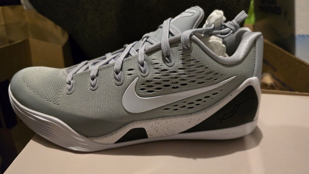 Nike Kobe 9 Low EM Size 10