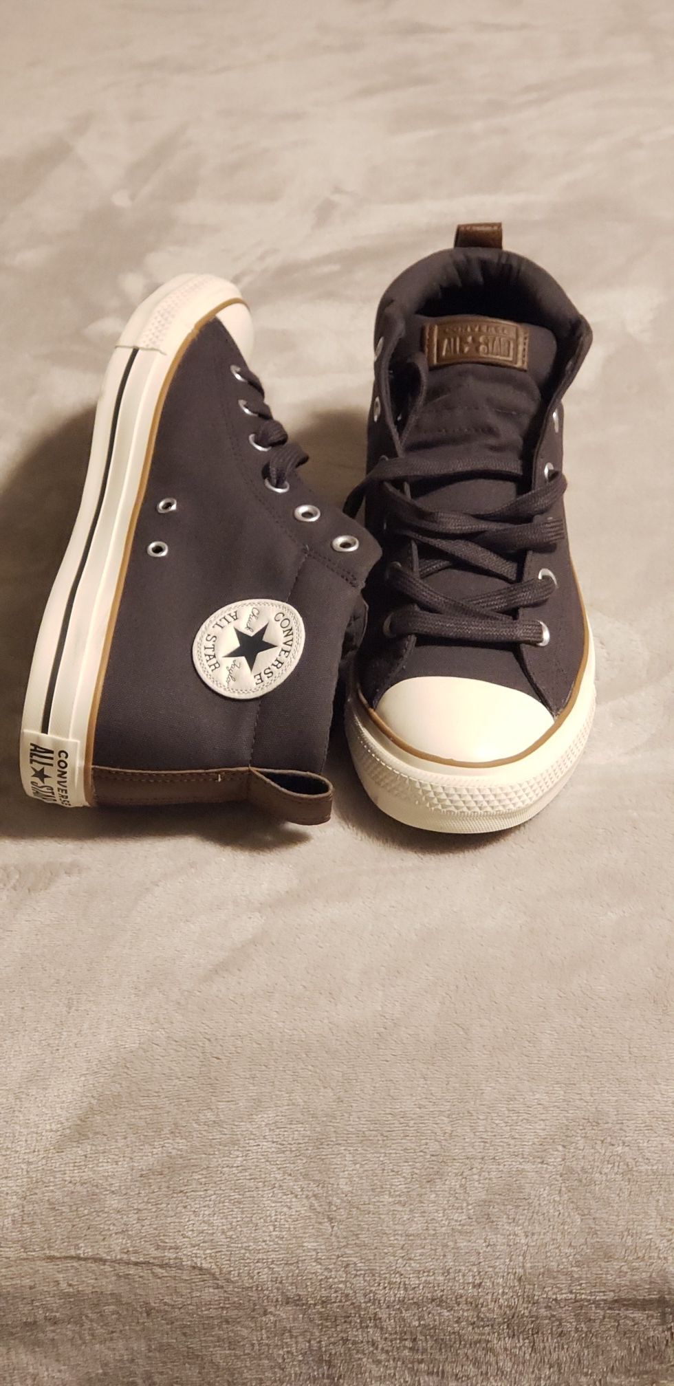 Aunthentic All Star Converse, Low Top.