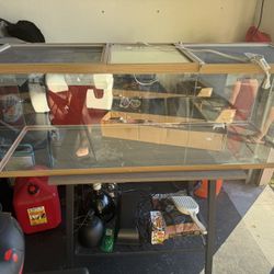 Reptile terrarium with stand and accessories 