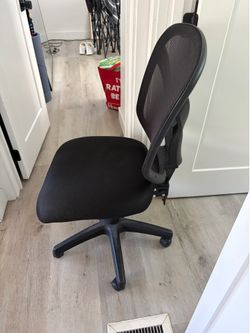 DESK CHAIR