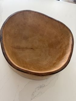 Solid wood bowl