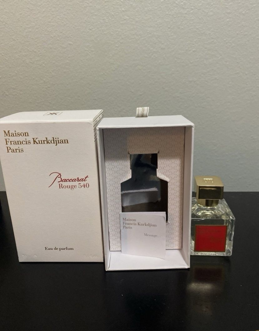 White Baccarat Rogue 540