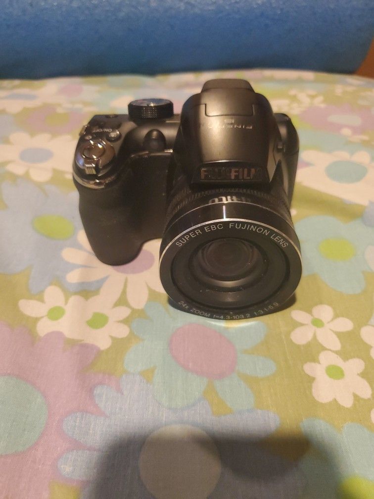 Fujifilm Camera And Recorder FINEPIX S ,W BAG I ASK $45.00