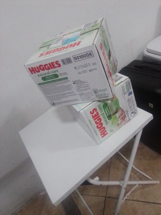 Huggies Wipes For Newborns//Sensitive Skin