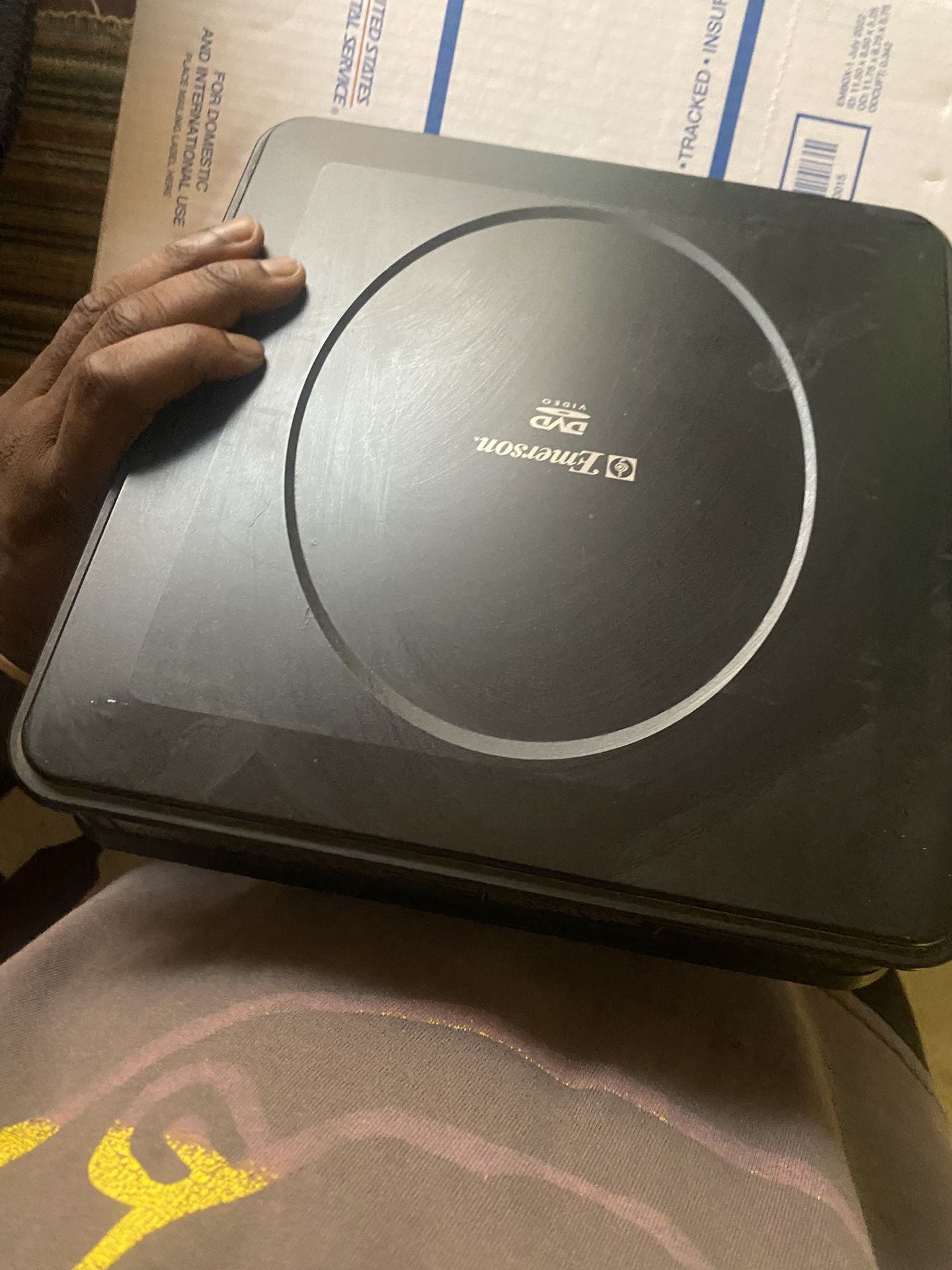 Emerson DVD player Comes With Remote