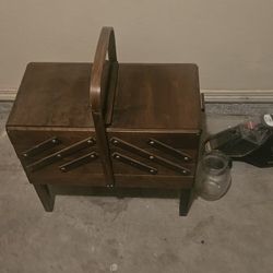 Vintage Singer Expandable Sowing Box