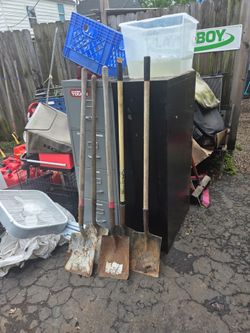 Flat shovels