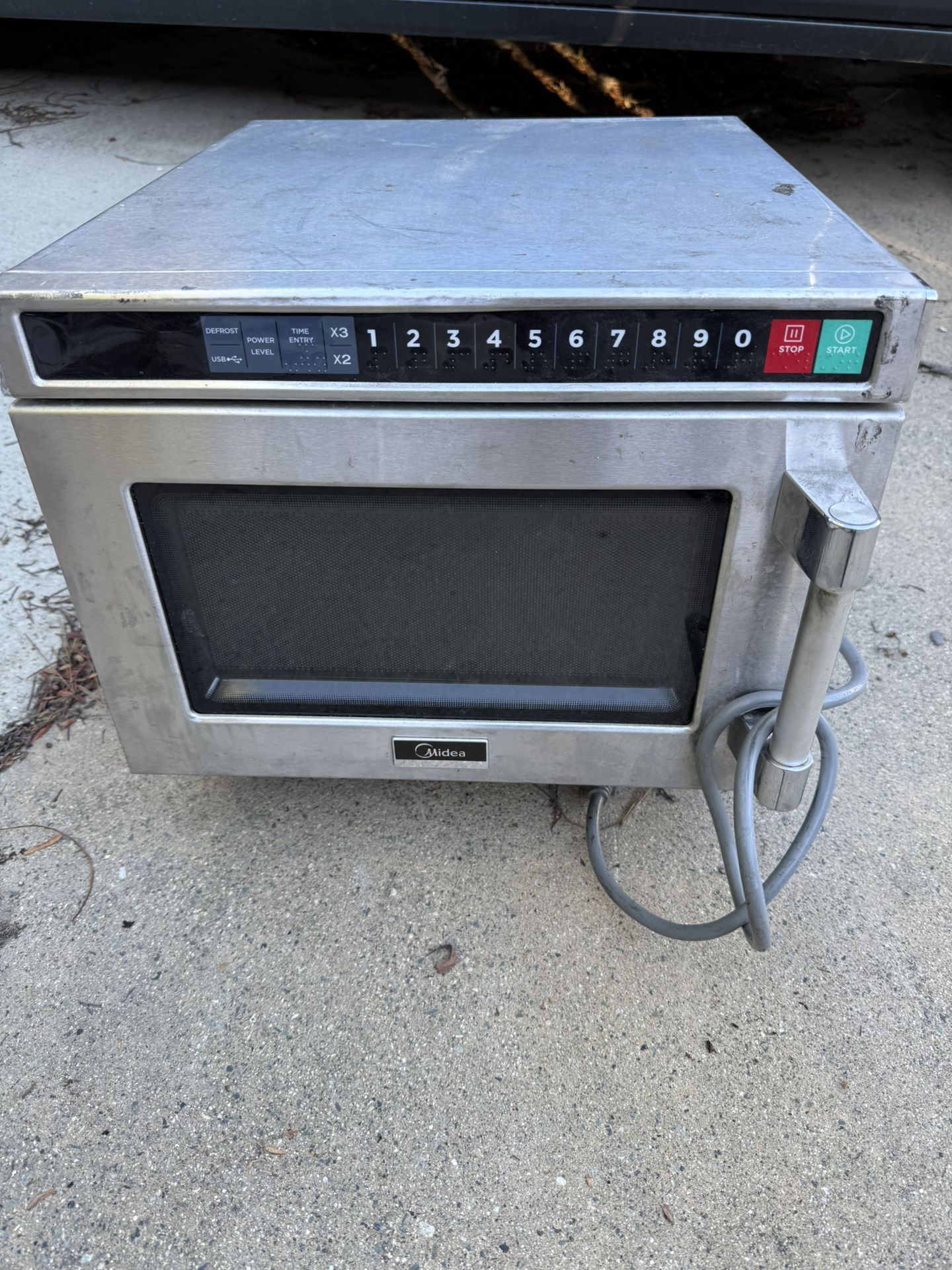 MIDEA 1800w MICROWAVE