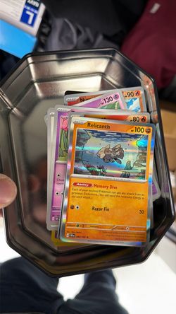 Assorted common/rares Pokemon cards