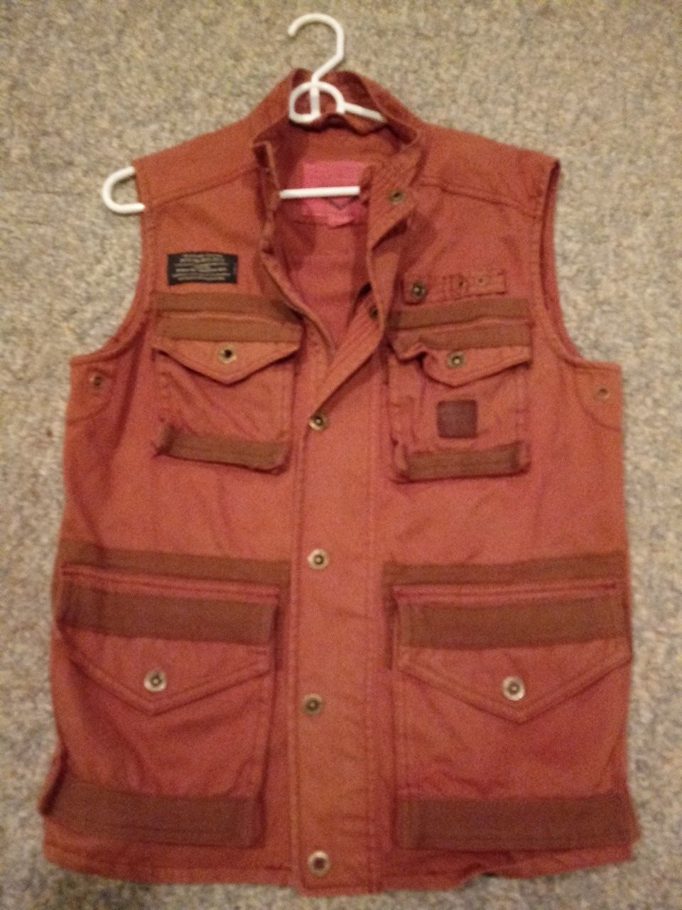 FISHING VEST zips an snaps closed