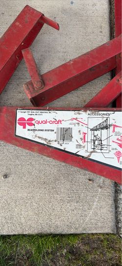 Qual-Craft Pump Jack Scaffolding Brackets