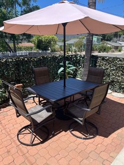Outdoor Patio Dining Set with Umbrella