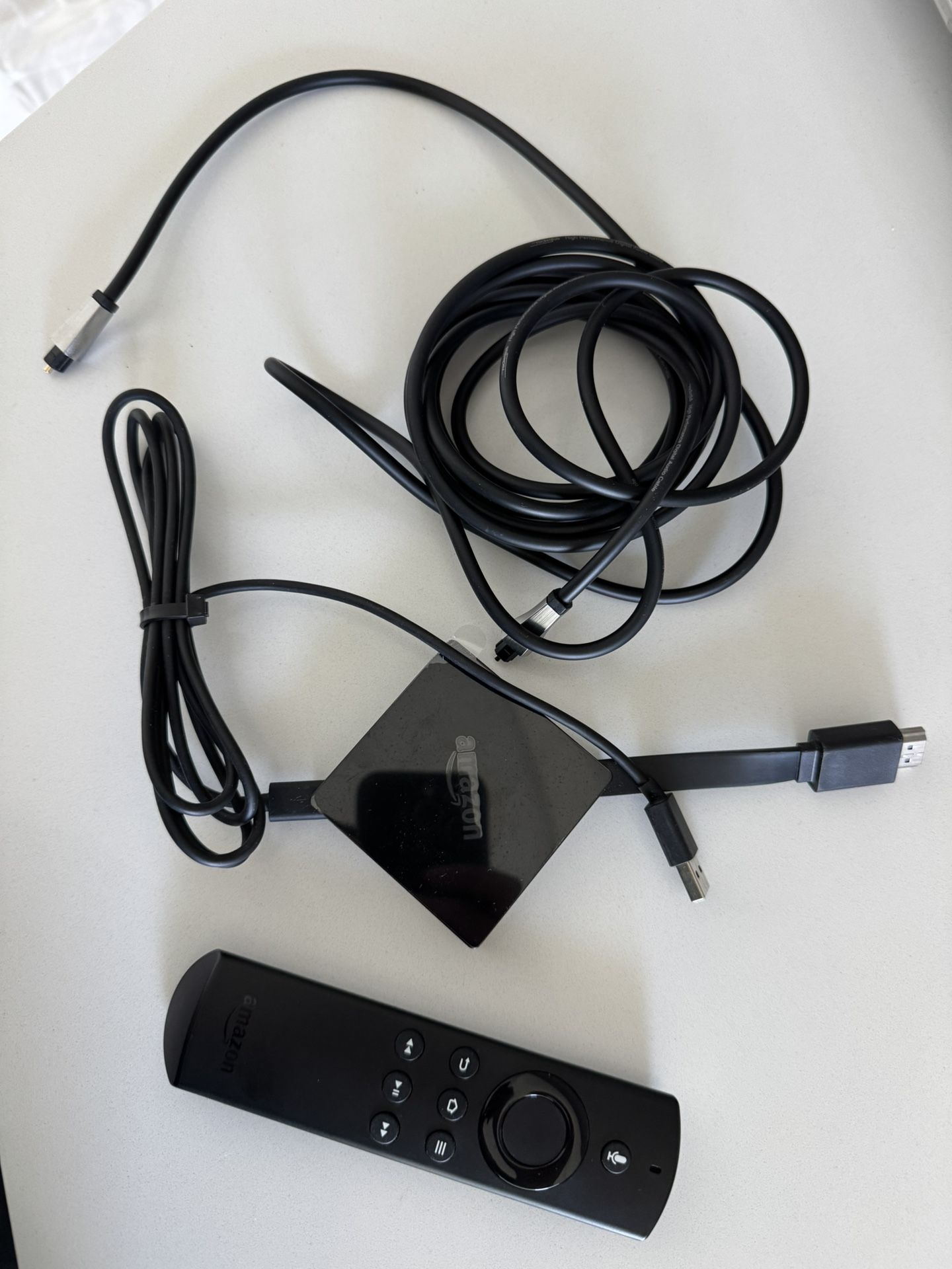 Amazon - Black Fire TV Pendant with 4K Ultra HD + Alexa Voice Remote