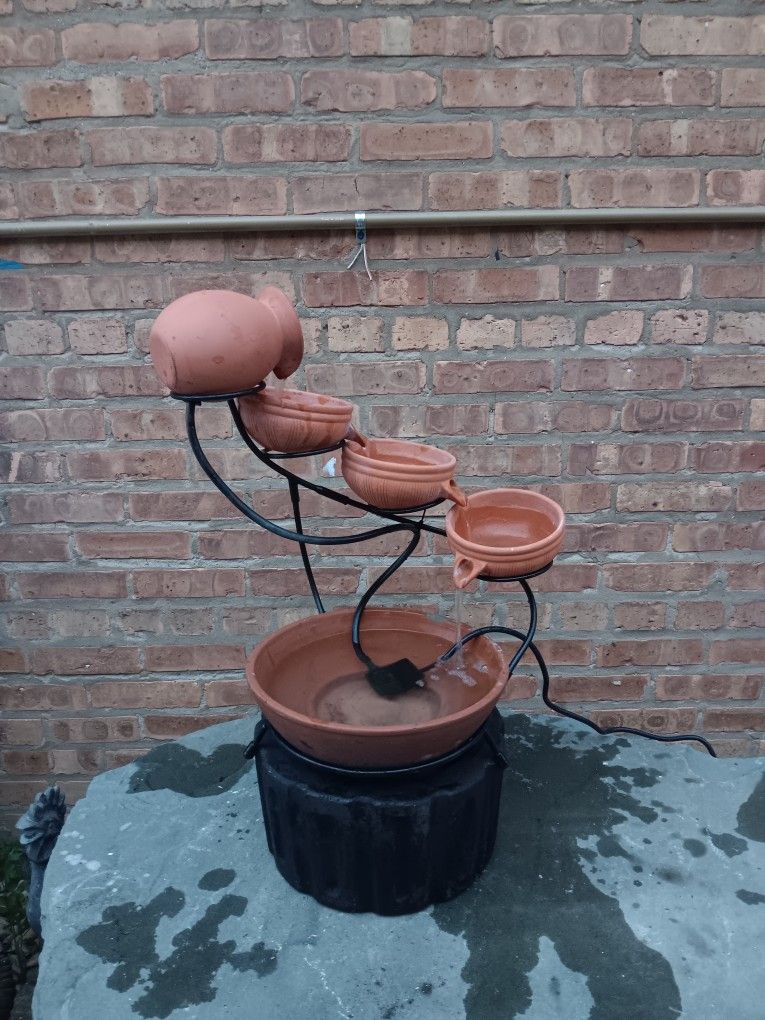 28" H Terracotta Electric Outdoor Patio Fountain W / Concrete Base Holder Stand