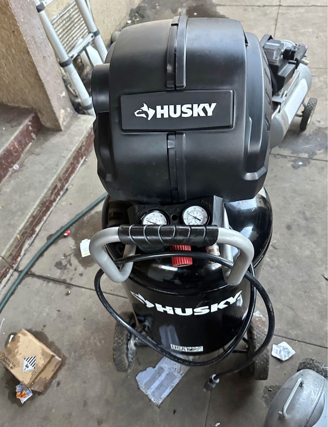 1.7 HP, 200 PSI, 30 Gal., 5.1 SCFM 90 PSI, Single-Stage, Oil Free Portable Vertical Electric Air Com