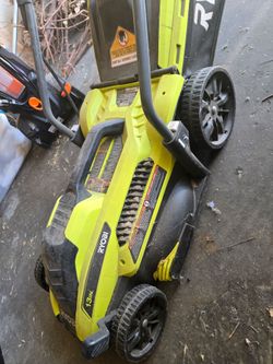 Electric lawnmower