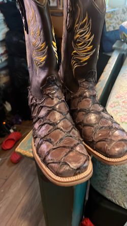 Fish boots