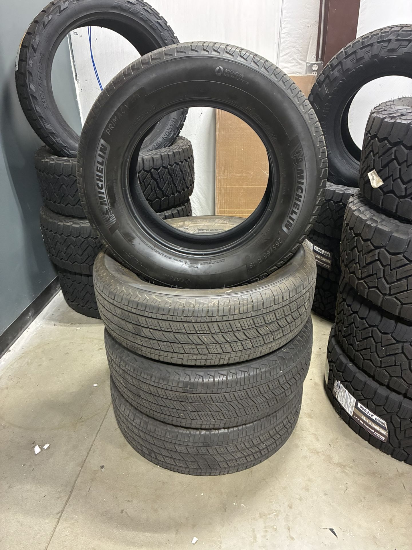 265/65/18 Michelin 