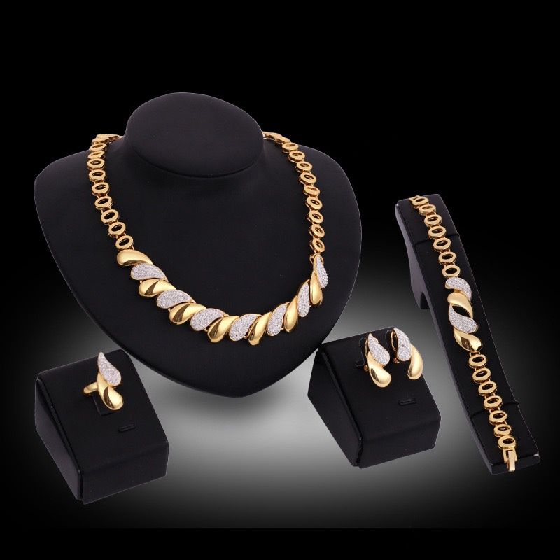 Best-selling creative alloy jewelry set - gold-plated necklace and earrings