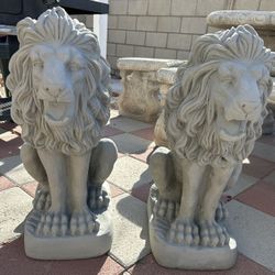 New Set Of Lions Made Out Of Cement Perfect Gift 