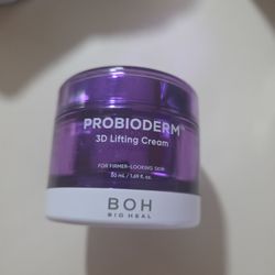 Bioheal Boh Probioderm 3D Lifting Cream is a Korean anti-aging probiotic night moisturizer designed to firm, lift, and volumize the skin. 