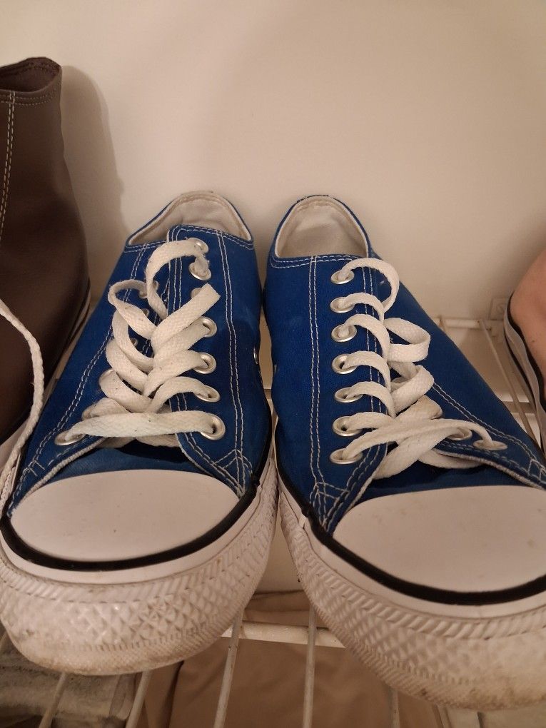 Royal Blue Low CHUCK TAYLOR size 10