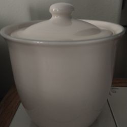 Canister With Lid 