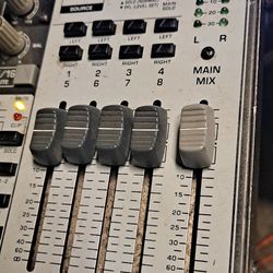 Mixer Beringer 16 canales Buenas Condiciones 
