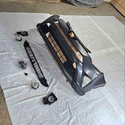 Toyota Rav4 Front Bumper Complete with foglights grilles 2014-2018