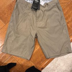 sz 32 Khaki mens hybrid shorts new tags
