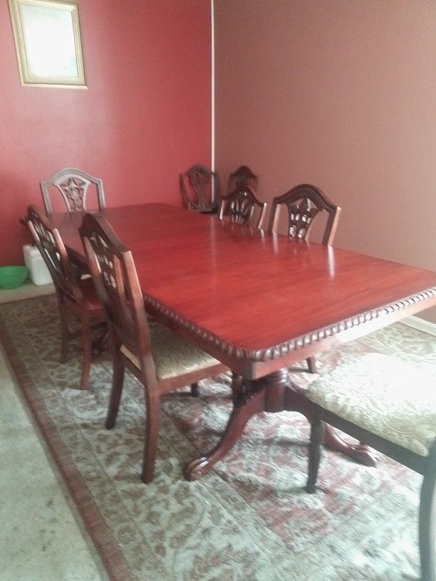 Antique. Chippendale Mahogany Ball And Claw Dining Table With Chairs