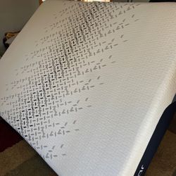 Nectar Ultra Memory Foam, Queen, Like New, Perfect Condition