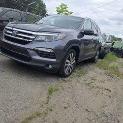 2017 Honda Pilot Elite With Nav
