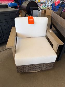 Outdoor Wicker Swivel Lounge Chair with Sunbrella Cushions
