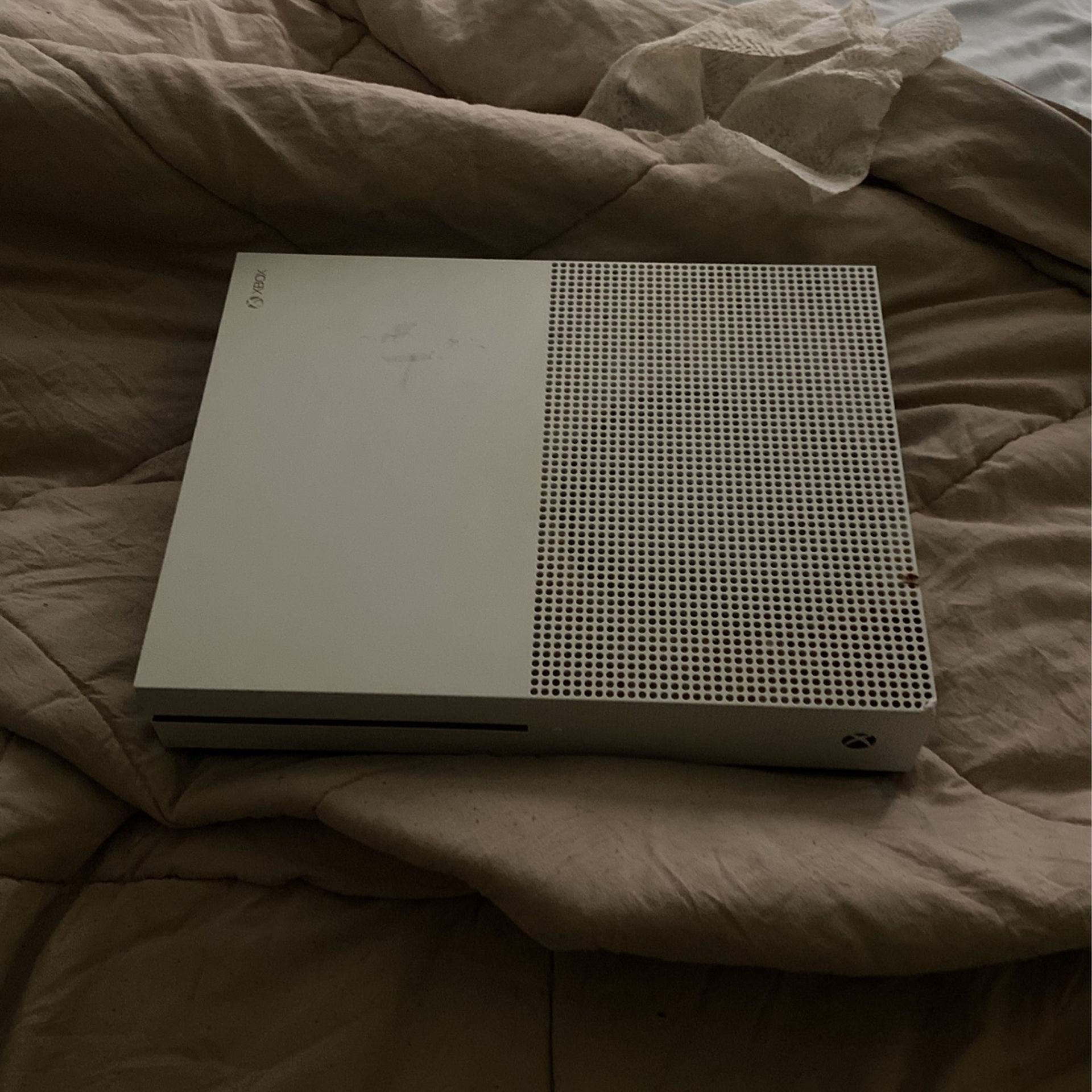 Xbox One S 