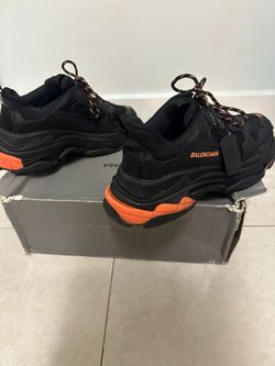 Balenciaga triple s Black & Orange Size 44