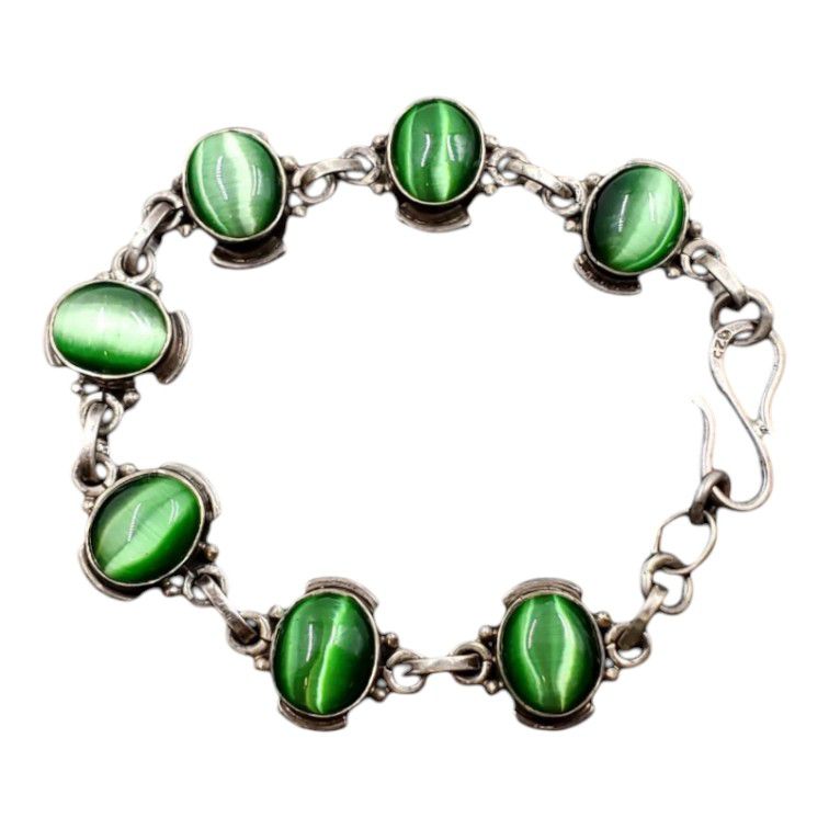925 Silver Bracelet W/ Oval Cabochon Green Cats Eye