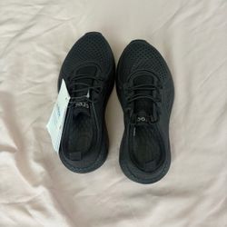 Crocs light ride pacer shoes