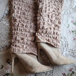 Size 8.5-9 Beige/Khaki Pointed Heeled Legwarmer Suede Boots