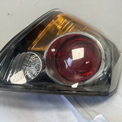 2007-2012 Nissan Altima Tail Light