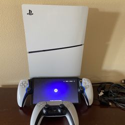 PS5   Slim 1TB  & PS5 Portal 